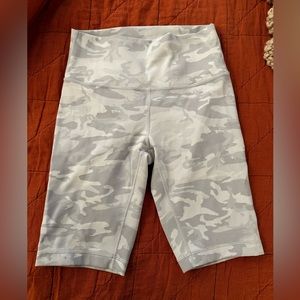 Lululemon align biker shorts sz 8